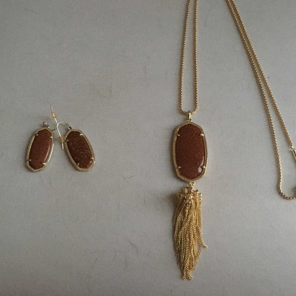 Kendra Scott Gold and Brown Pendant Necklace Set